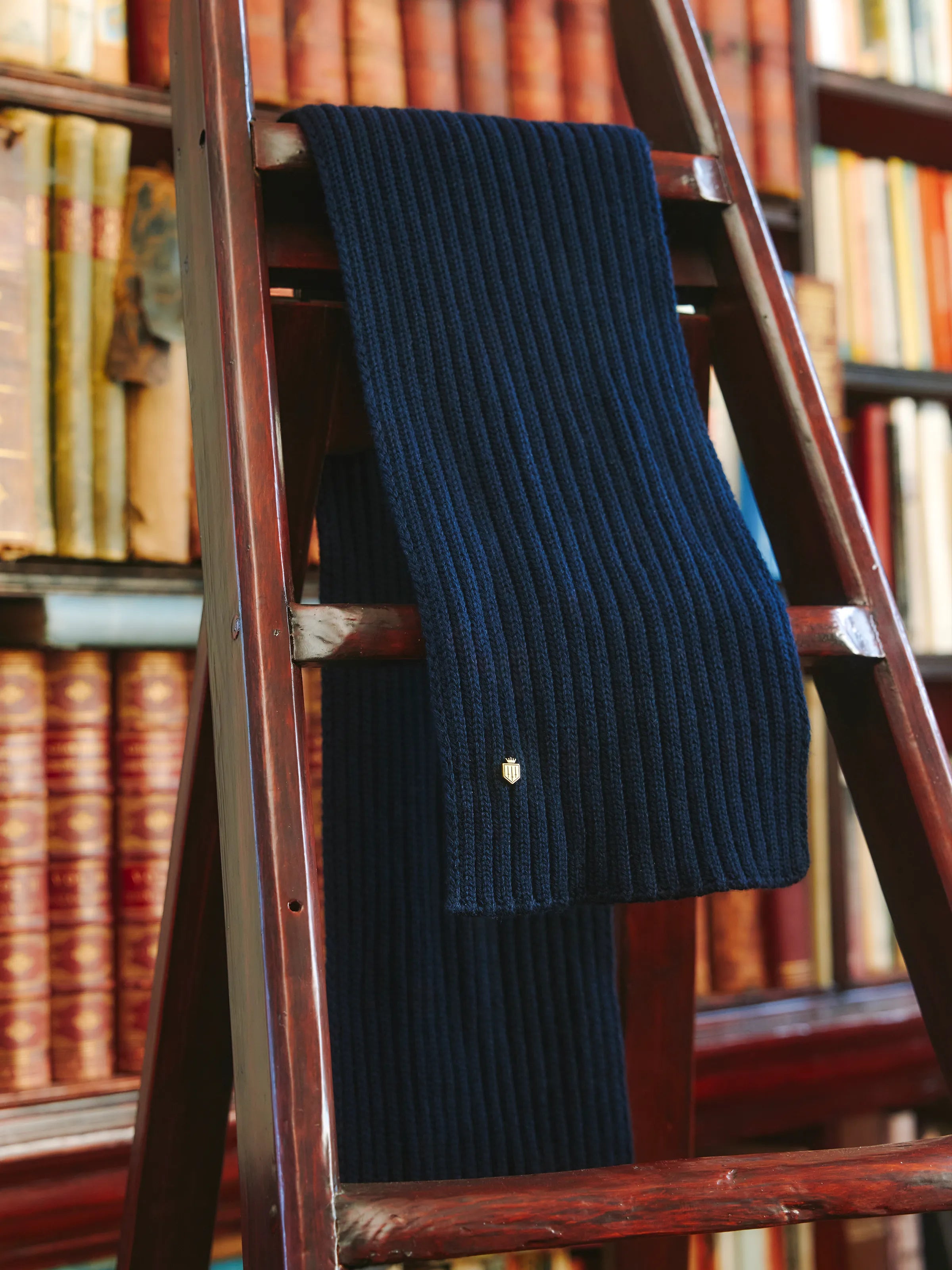 小物 COMFORTABLE REASON Academic Scarf NAVY COMFORTABLE REASON Academic Scarf NAVY