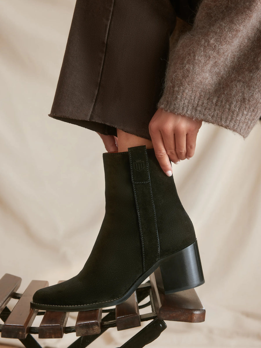 The Ludlow - Women's Heeled Ankle Boots - Black Suede