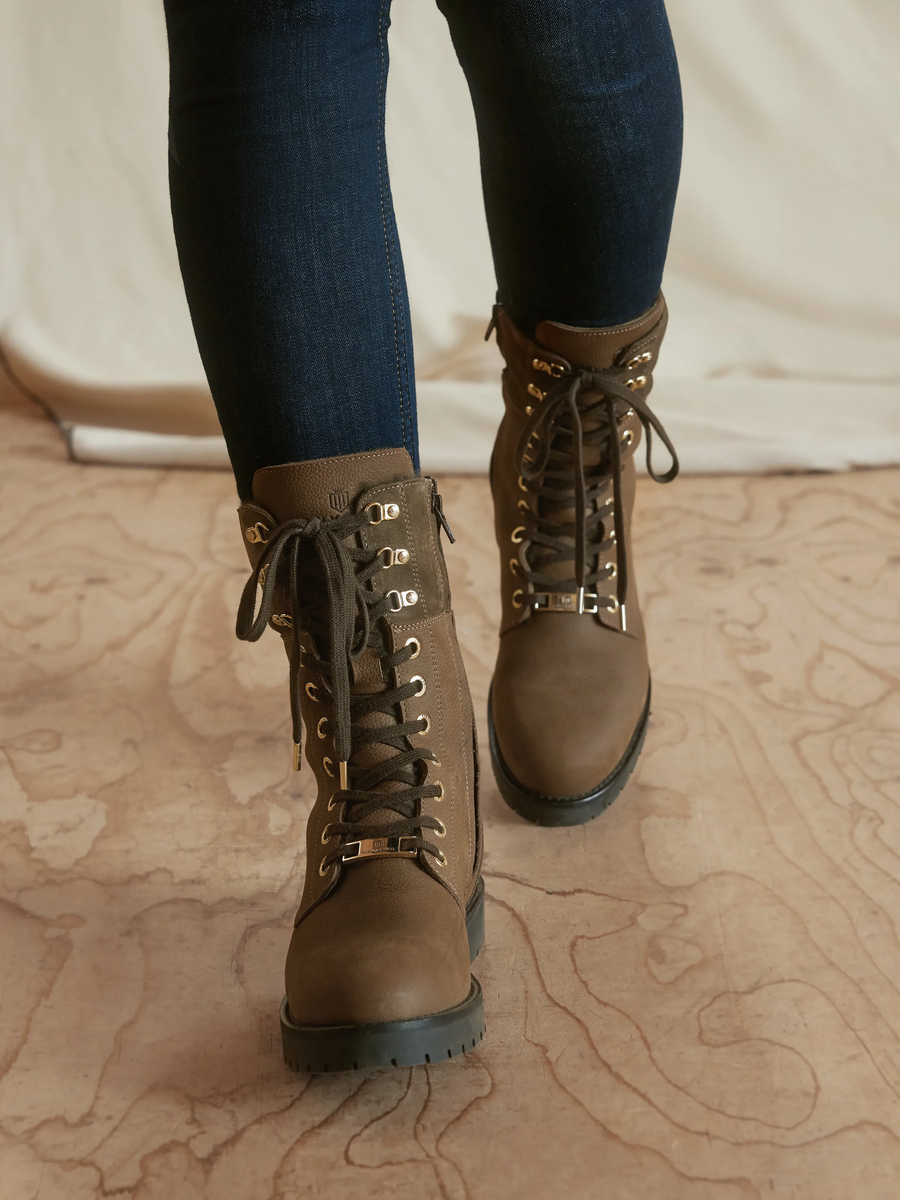 Anglesey - Shearling Lined Combat Boots - Fog Nubuck