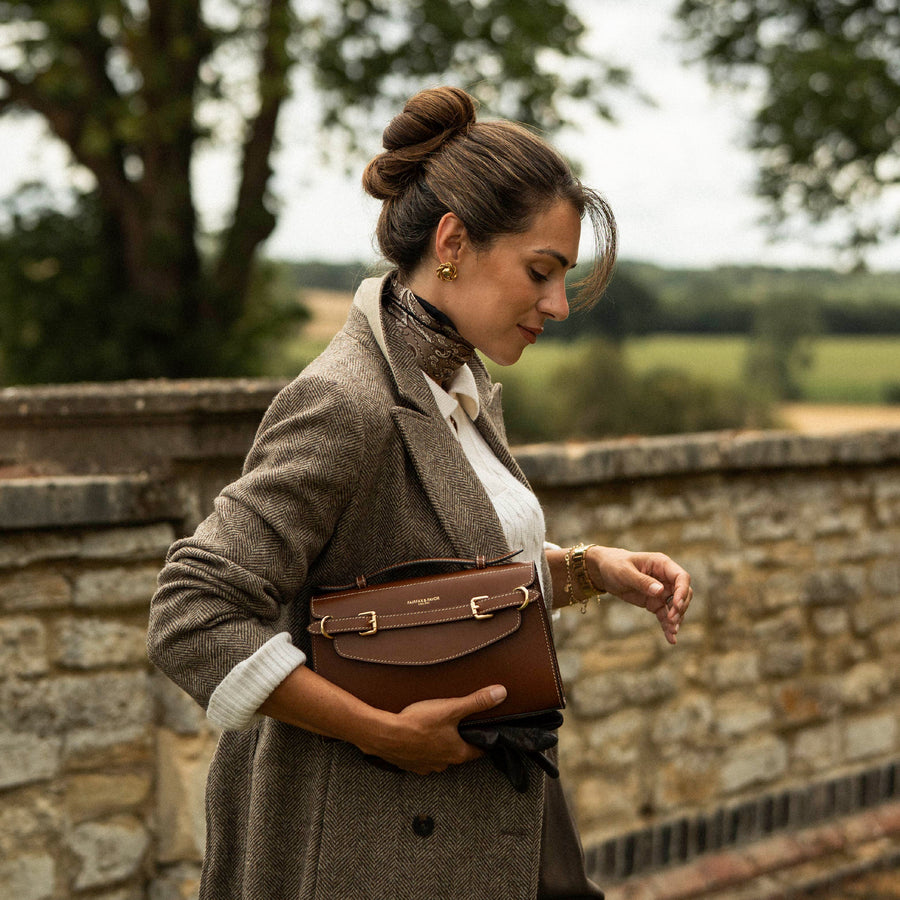 Town and Country Collection - Women's Clutch Bag - Tan Leather
