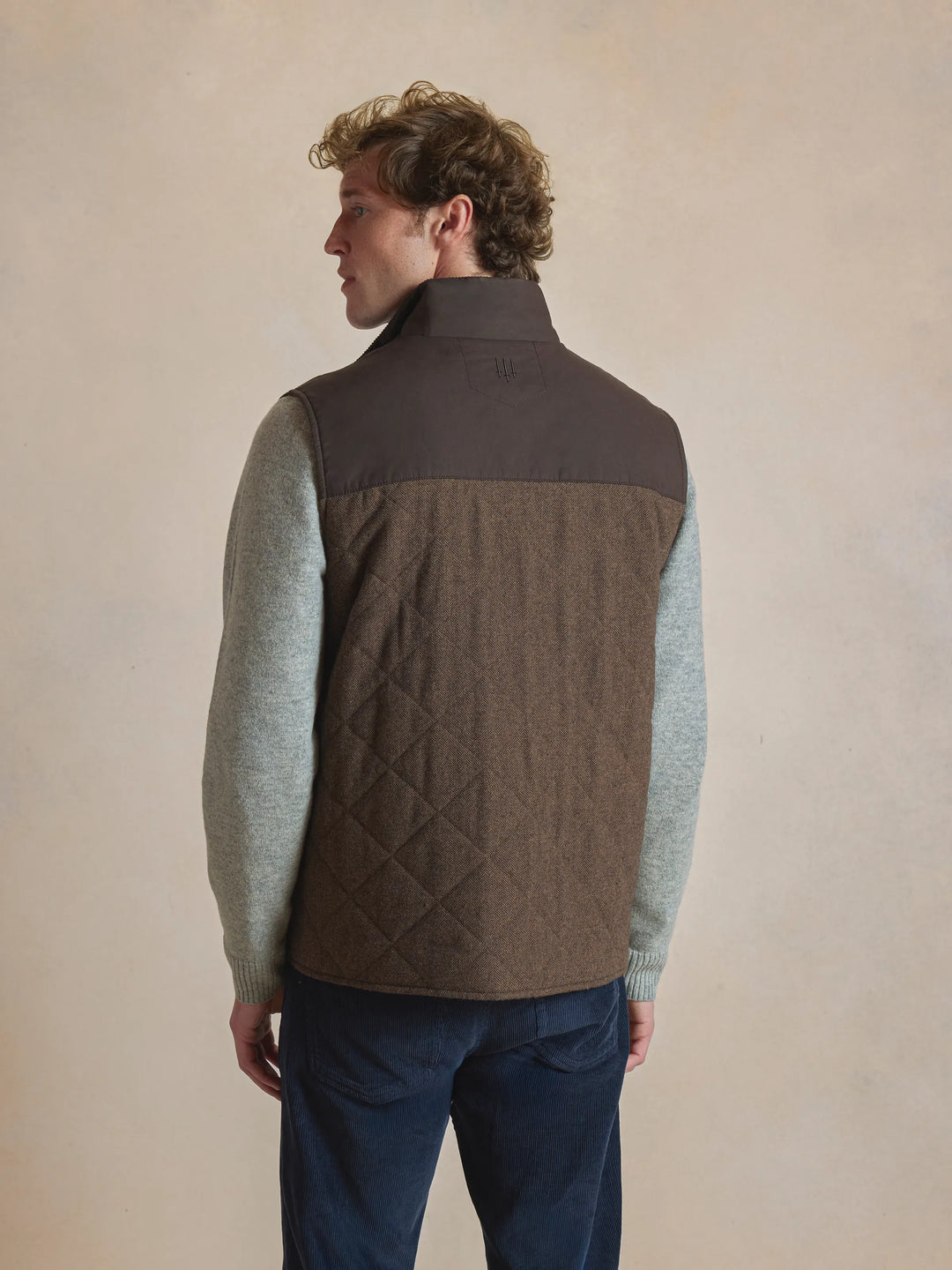 Oscar Gilet - Walnut - Jackets