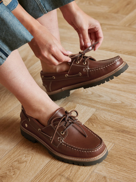 【美品】SOPHNET Leather Deck Shoes Aldeburgh - Women's Deck Shoe - Tan Leather | Fairfax & Favor
