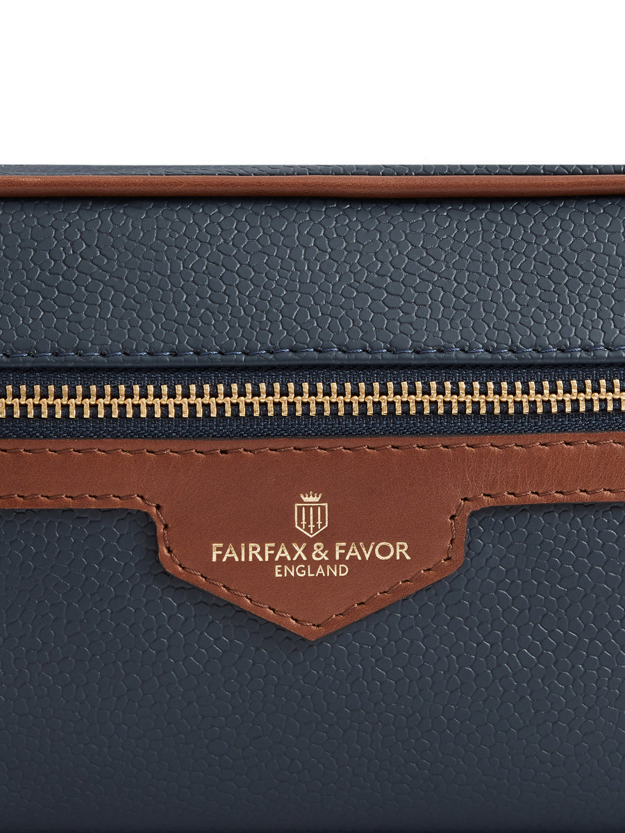 The Britannia Washbag - Navy Scotchgrain