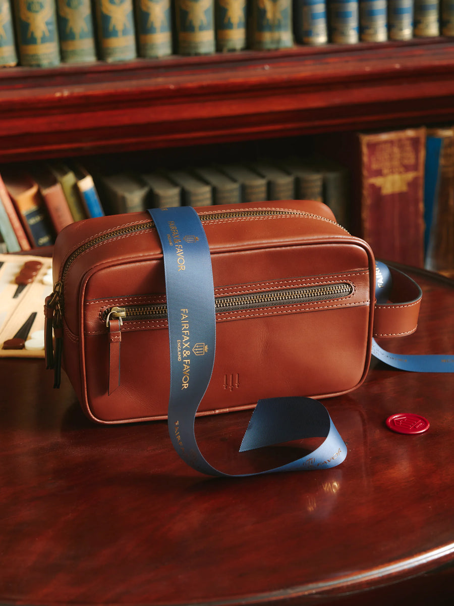 The Cotswold - Unisex Washbag - Cognac Leather