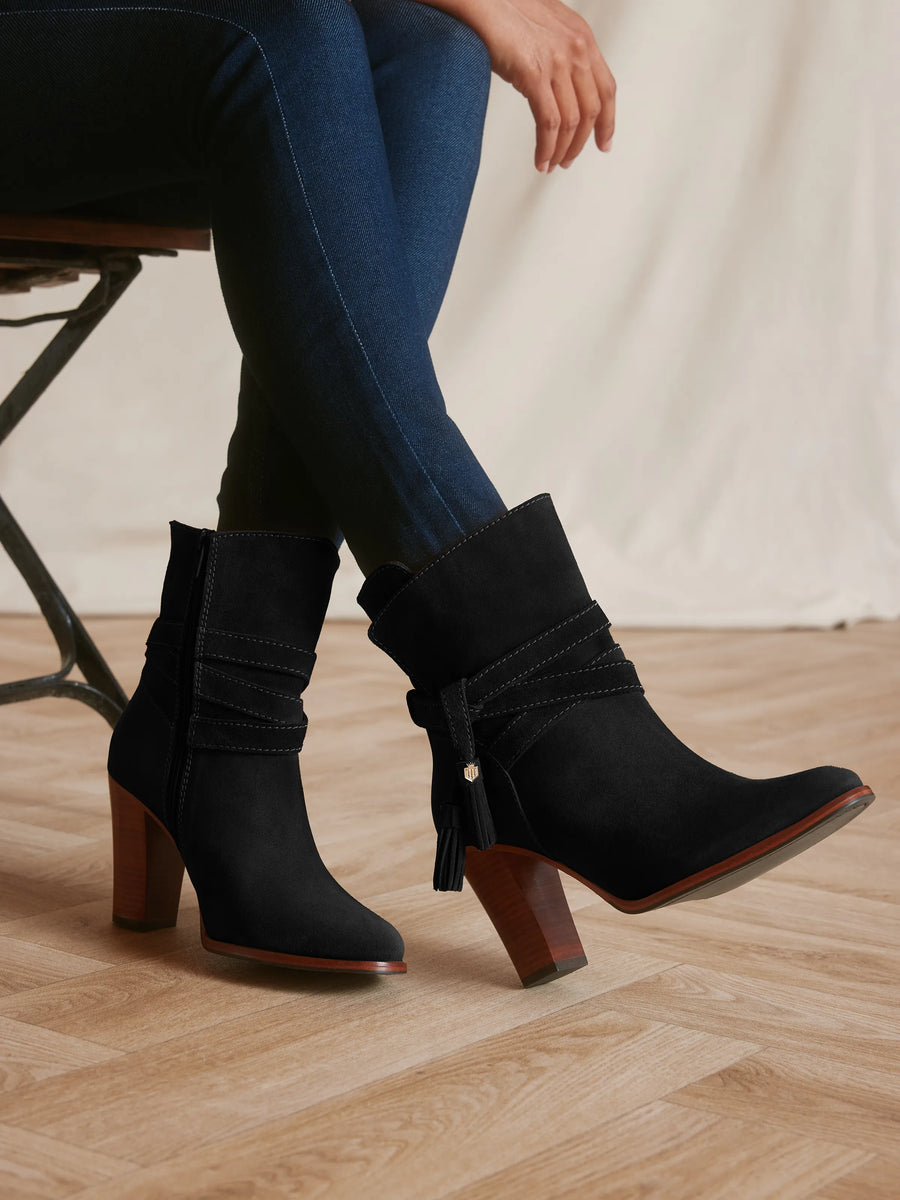 The Dorset - Women's Ankle Boots - Black Suede