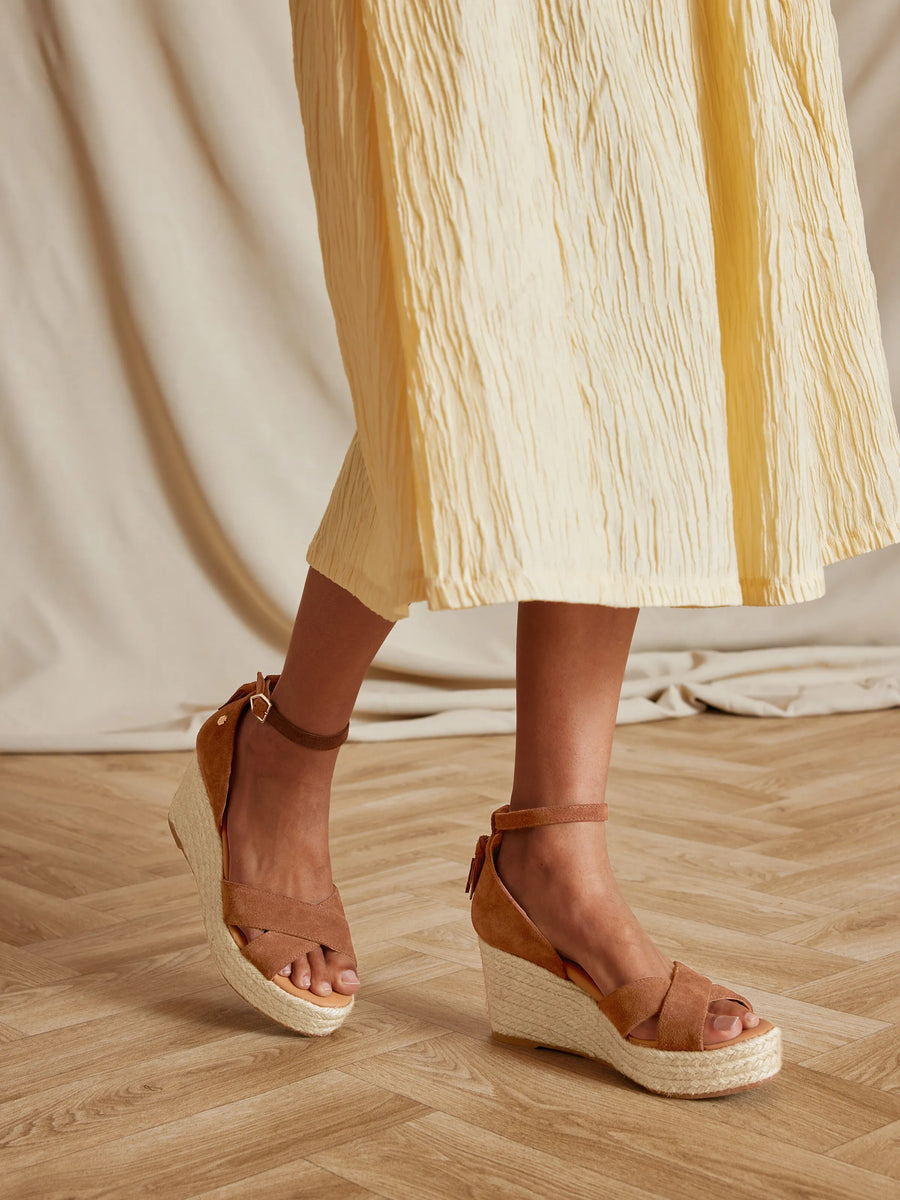 The Valencia - Women's Mid Wedge - Tan Suede
