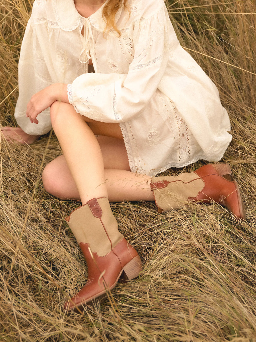 The Montana - Women's Ankle Boot - Tan Leather with Fawn Nubuck