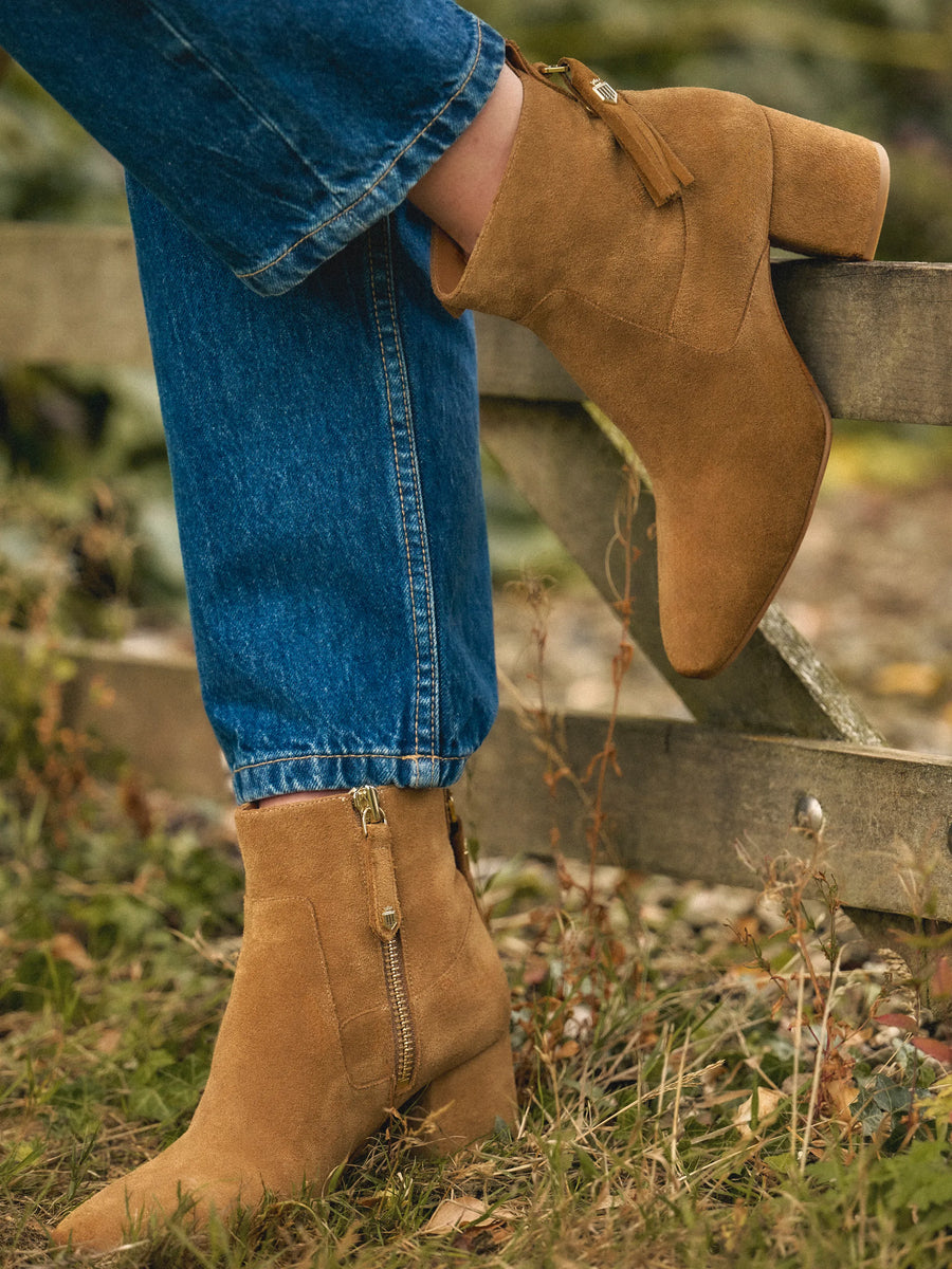 The Uppingham - Women's Ankle Boot - Tan Suede